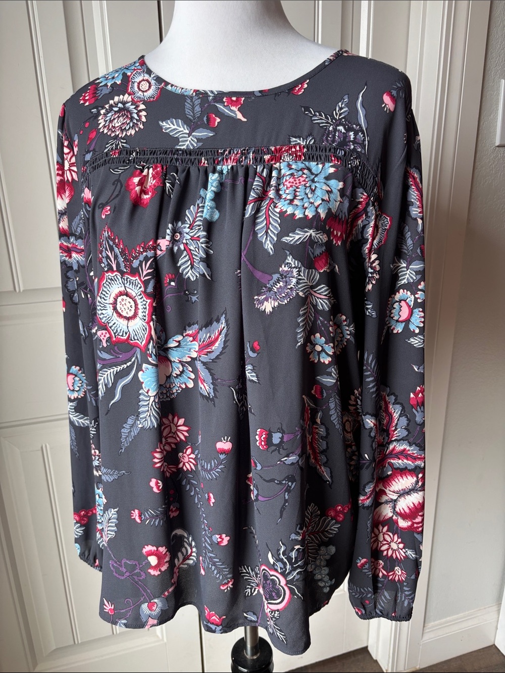 LOFT Floral Long-Sleeve Peasant Top - Charcoal with Red & Blue Floral Print